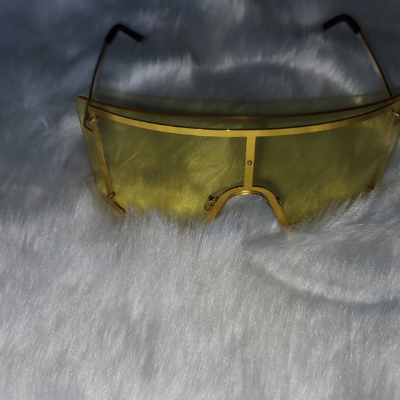 🔥 NWOT!! SUNGLASSES!! 🌞 FINAL OFFER!! - Picture 3 of 4